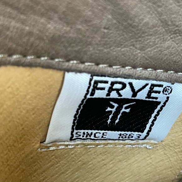 FRYE Women’s Grey Distressed Knee High Leather Boots Size 7 B - Picture 13 of 17